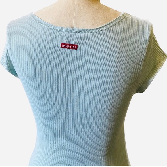 2 Hard Tail Forever T-shirts - Size L (but fits smaller sizes too!) - Picture 6 of 8